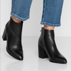Steve Madden Jillian ankle boots